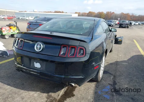 2013 Ford Mustang V6 Premium из США, поврежденный, VIN 1ZVBP8AM3D5208786